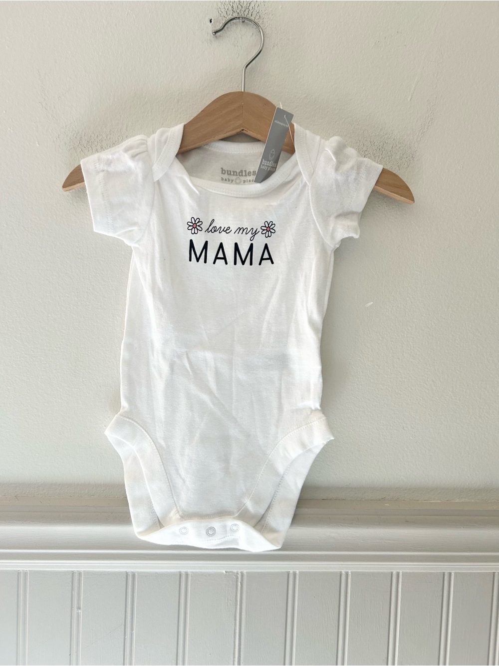 ⭐️ NEW Bundles Baby Place White "Love My Mama" Baby One-Piece